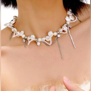 Chic Pearl and Chain Choker Necklace